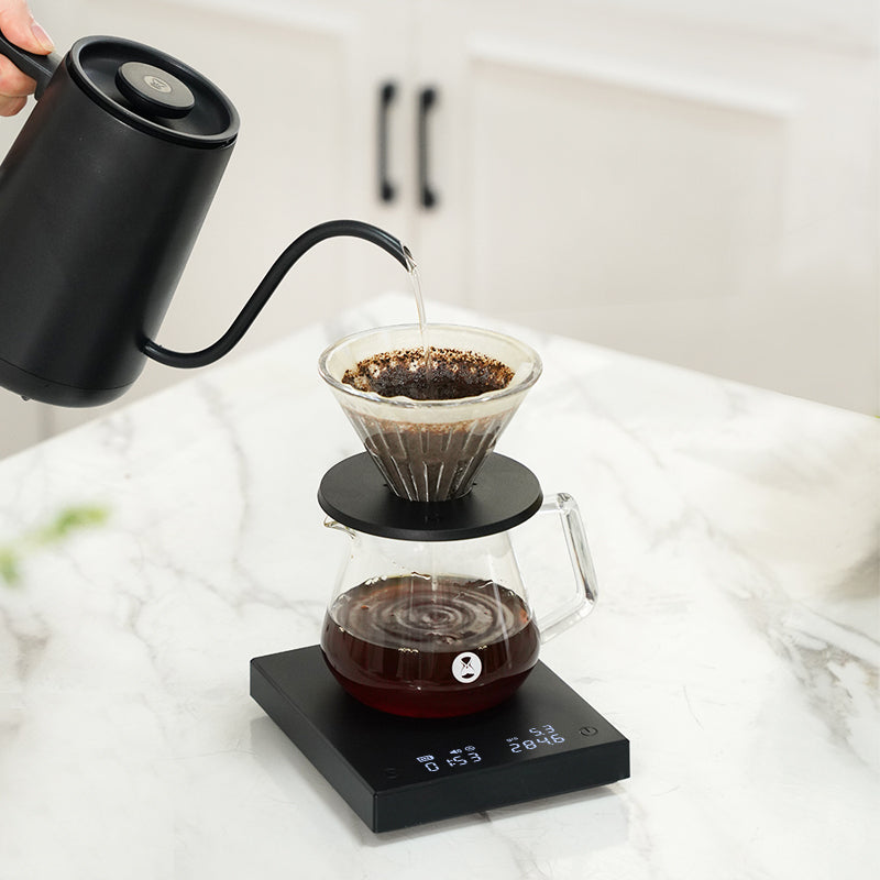 Timemore Black Mirror Basic PRO / PLUS Coffee Scale in Black and White